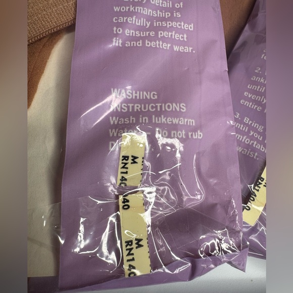 Nationals Vintage Seamless Pantyhose Lot Of 3 Pairs ~ Natural Beige Size Medium - Picture 5 of 6